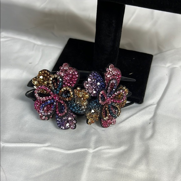 Elegant Multicolor Butterfly Hair Clip - Picture 5 of 5